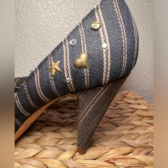 MARC JACOBS denim studded peep toe heels. 💙🩶 - Picture 5 of 9